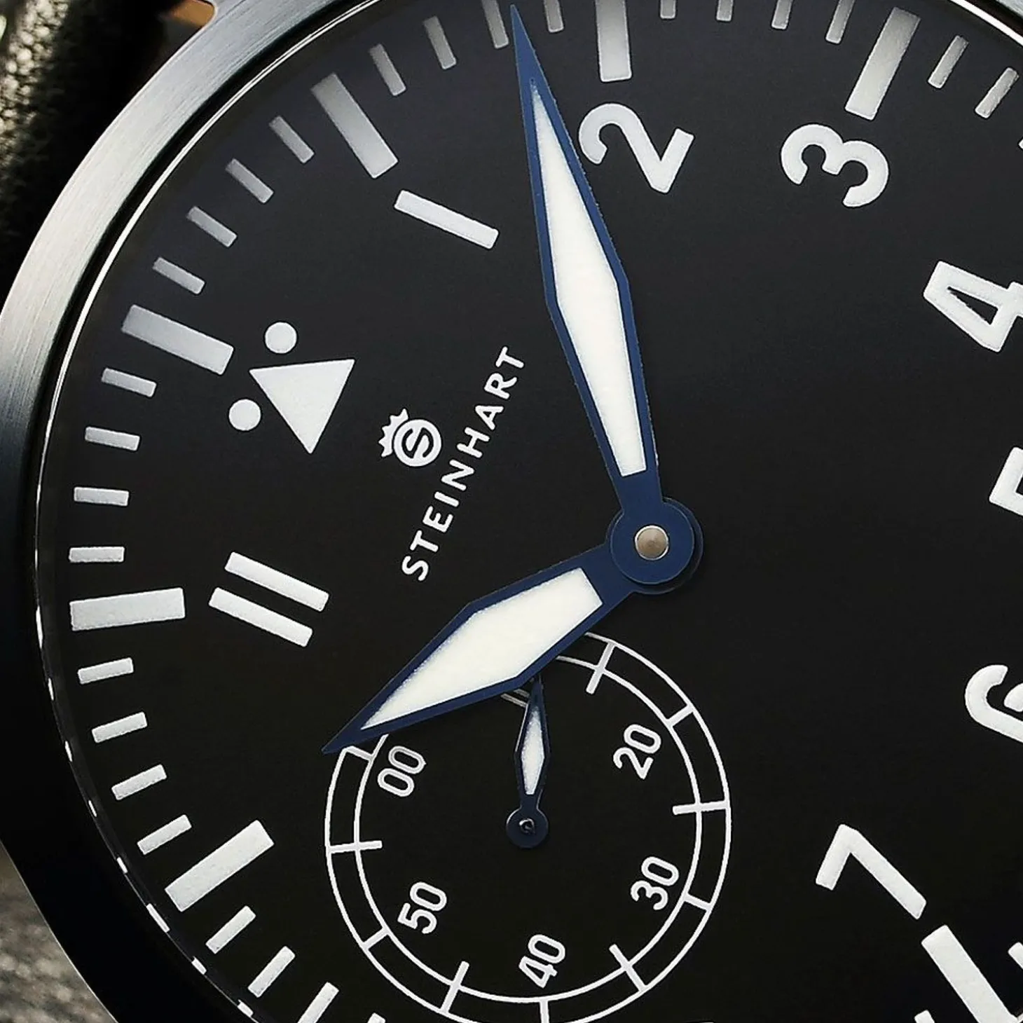 Steinhart Watches Nav B-Uhr 47 Handaufzug Black