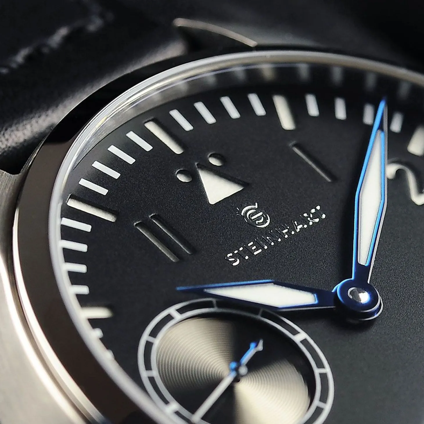 Steinhart Watches Nav B-Uhr 44 St1 Premium Gold