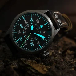 Steinhart Watches Nav B-Uhr 44 Titan B Muster Zentralsekunde