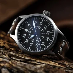 Steinhart Watches Nav B-Uhr 44 Titan B Muster Zentralsekunde