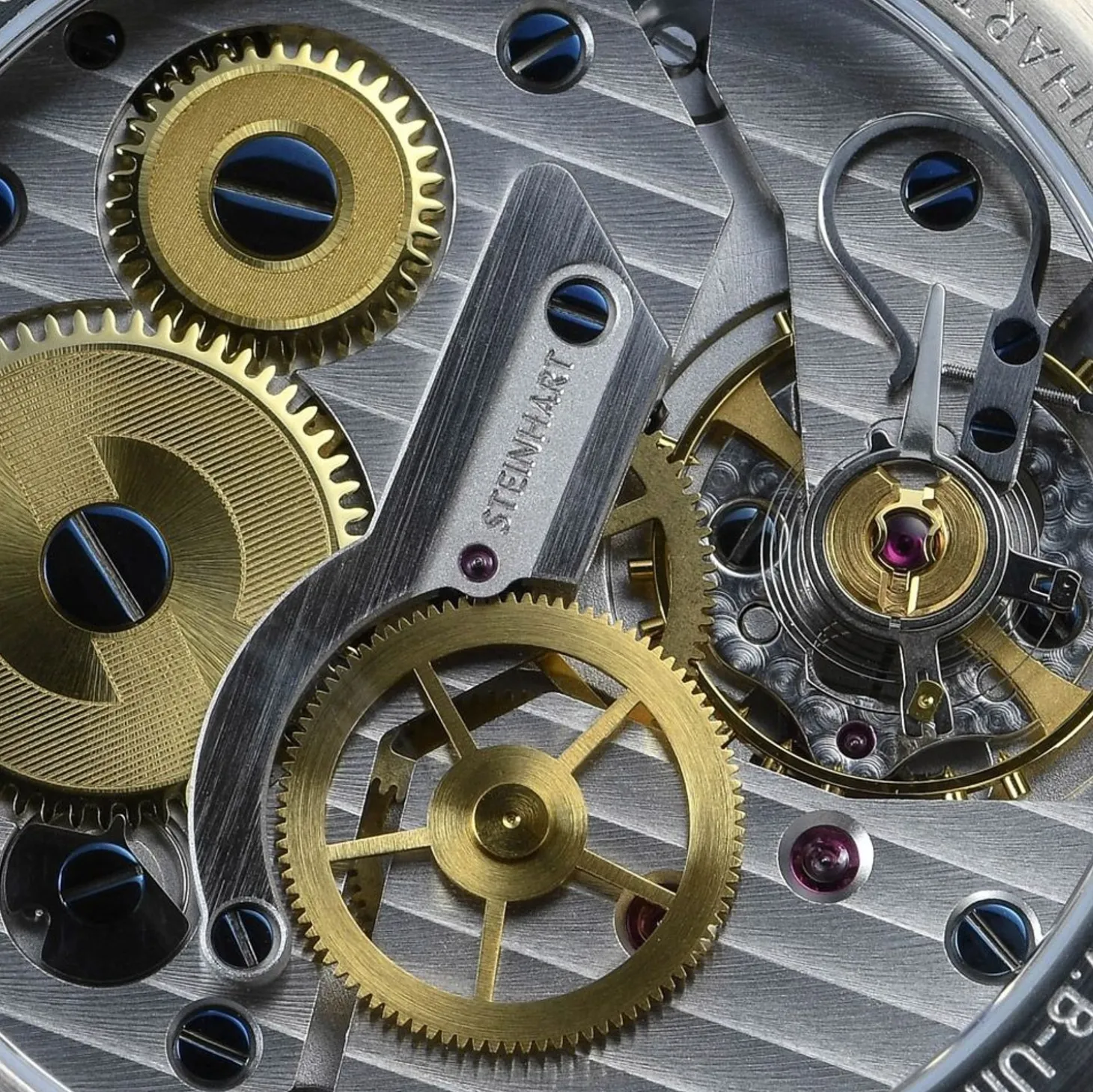 Steinhart Watches Nav B-Uhr 44 Titan B Muster Zentralsekunde