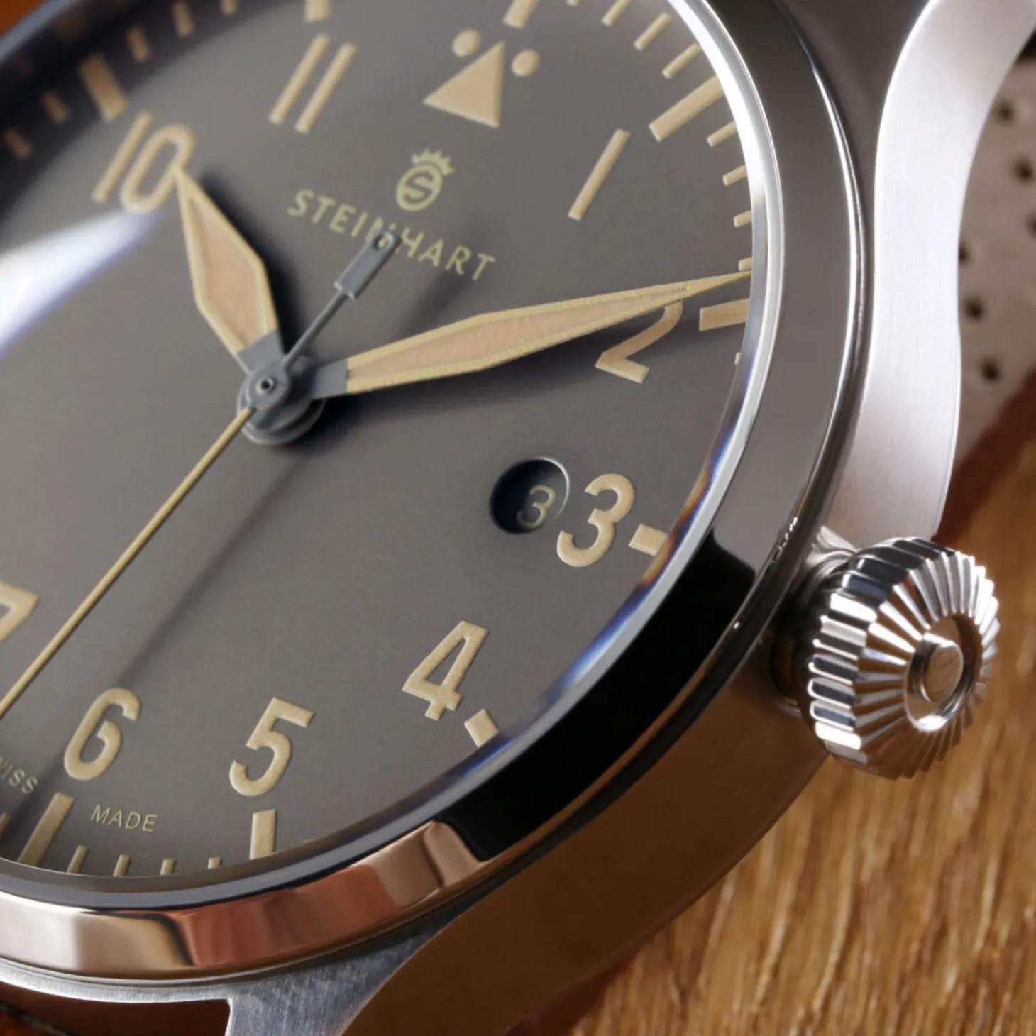 Steinhart Watches Nav B-Uhr 42 Vintage Beige A-Muster