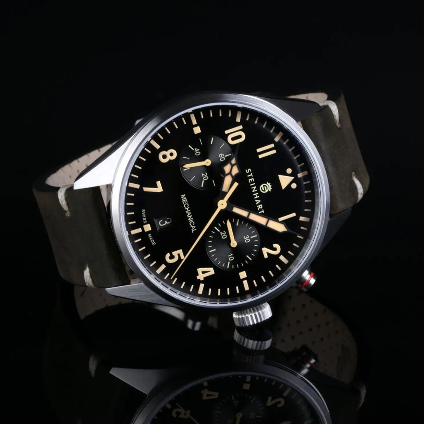 Steinhart Watches Nav.B - Monopusher 42 Black