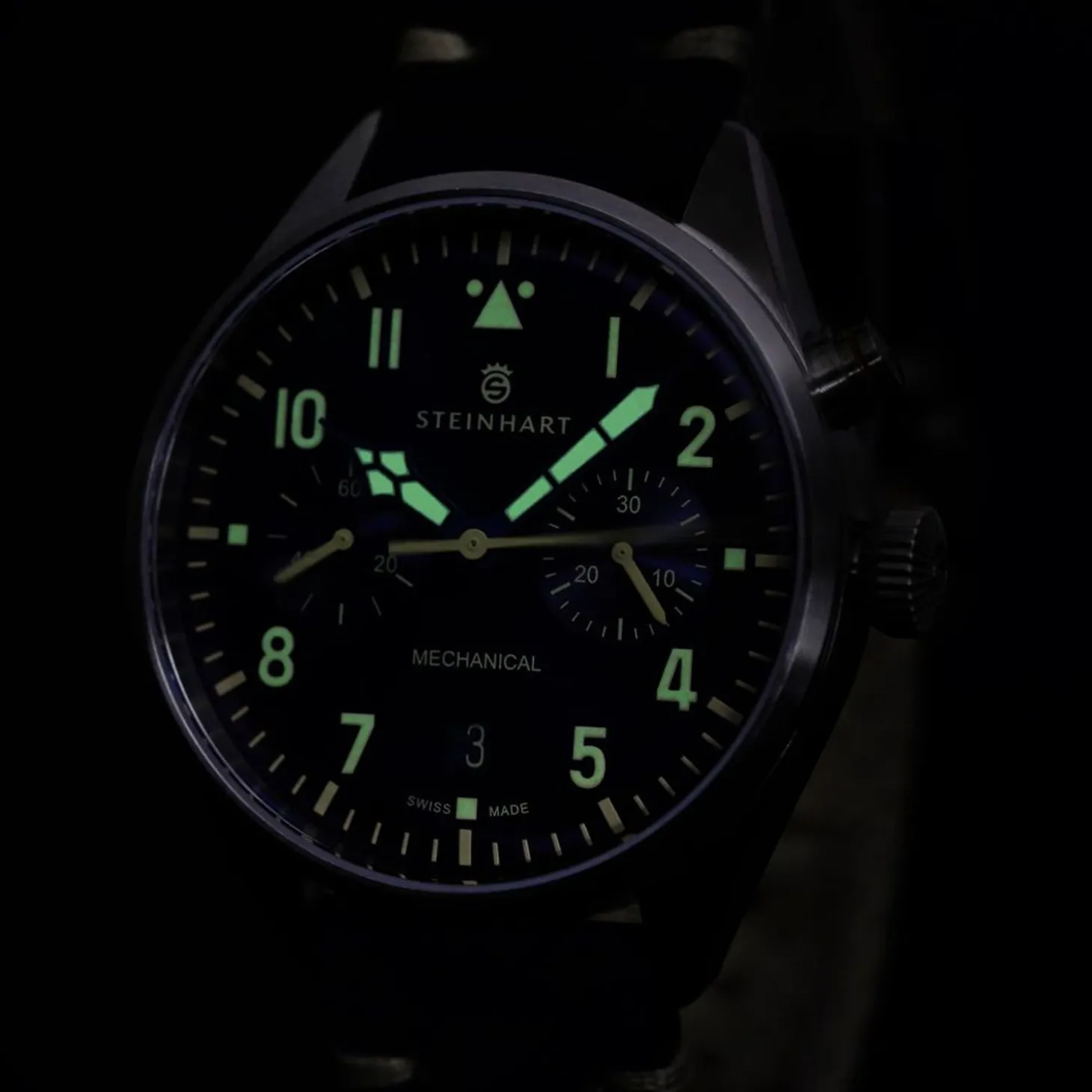 Steinhart Watches Nav.B - Monopusher 42 Blue