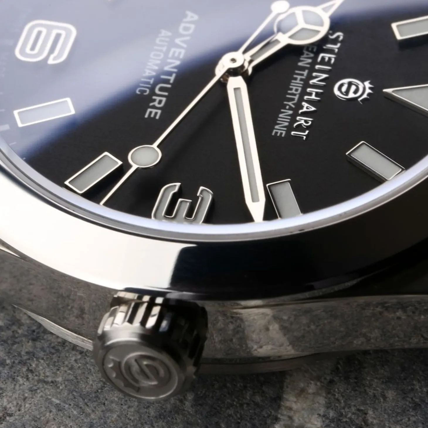 Steinhart Watches Ocean 39 Adventure Classic Diver Watch