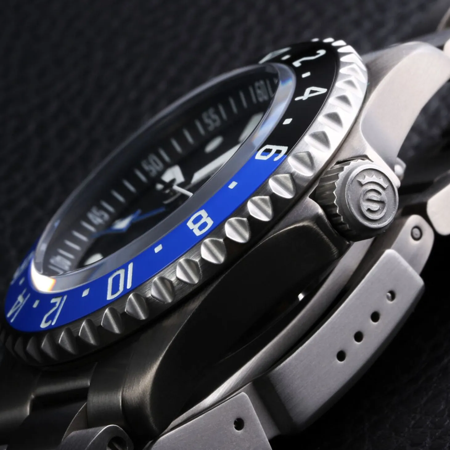 Steinhart Watches Ocean 39 Gmt Titan Premium Ceramic