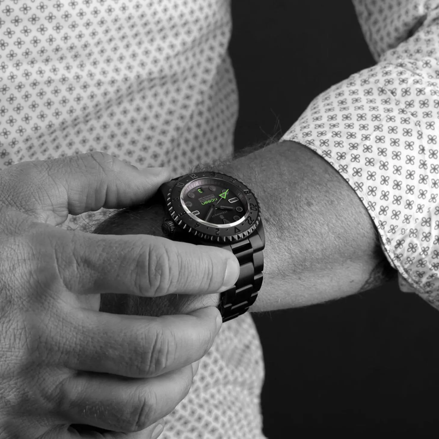 Steinhart Watches Ocean 39 Titanium Gmt Phantom Green