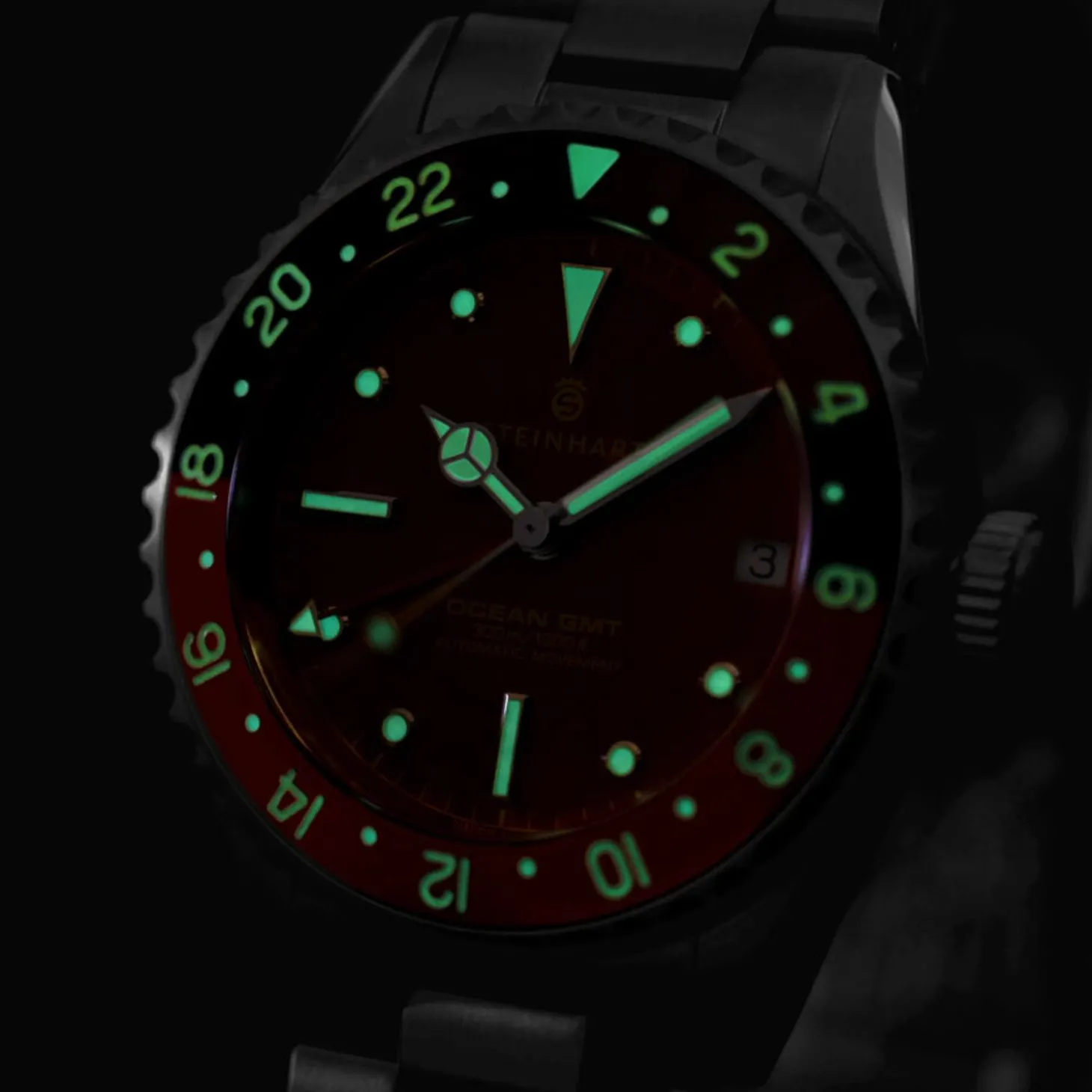 Steinhart Watches Ocean 39 Vintage Gmt Premium Red Ceramic Diver Watch